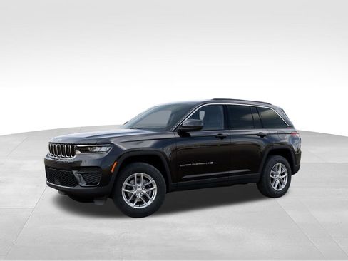 Used 2026 Jeep Grand Cherokee Laredo X AWD/4WD image 2