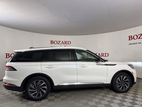 New 2025 Lincoln Aviator Premiere image 8