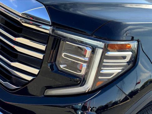 Used 2025 GMC Sierra 1500 SLT RWD image 28