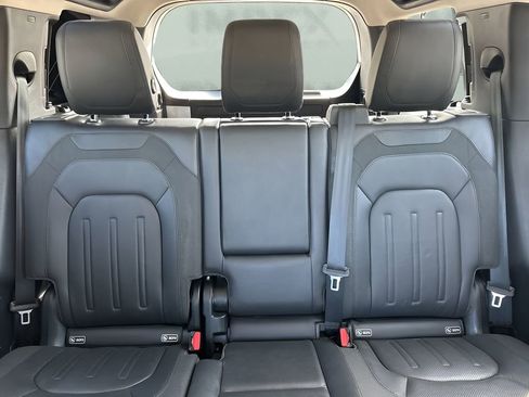 Used 2020 Land Rover Defender 110 image 13