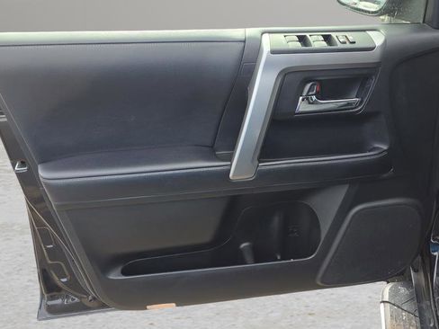 Used 2022 Toyota 4Runner SR5 Premium image 10