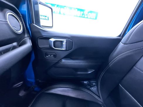 Used 2023 Jeep Wrangler Sahara w/ Cold Weather Group image 35