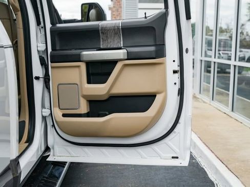 Used 2017 Ford F250 Lariat w/ Lariat Ultimate Package image 37