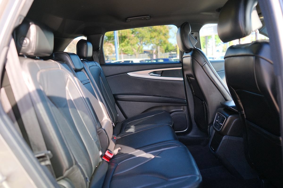 Used 2016 Lincoln MKX Select w/ Select Plus Package FWD image 31