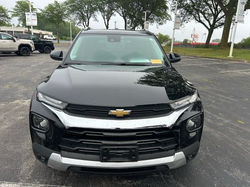 Used 2023 Chevrolet TrailBlazer LT FWD image 2