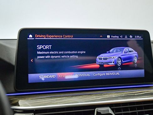 Certified 2022 BMW 530e w/ Premium Package image 23