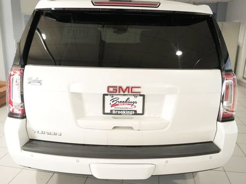 Used 2016 GMC Yukon SLT AWD/4WD image 8