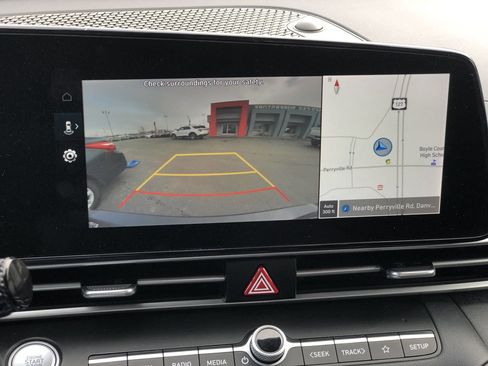 Used 2023 Hyundai Elantra SEL w/ Convenience Package image 19