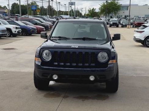 Used 2016 Jeep Patriot Sport w/ Power Value Group AWD/4WD image 4