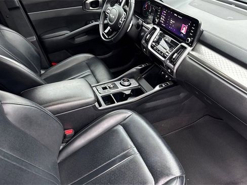 Certified 2023 Kia Sorento EX w/ Panoramic Sunroof Package image 23