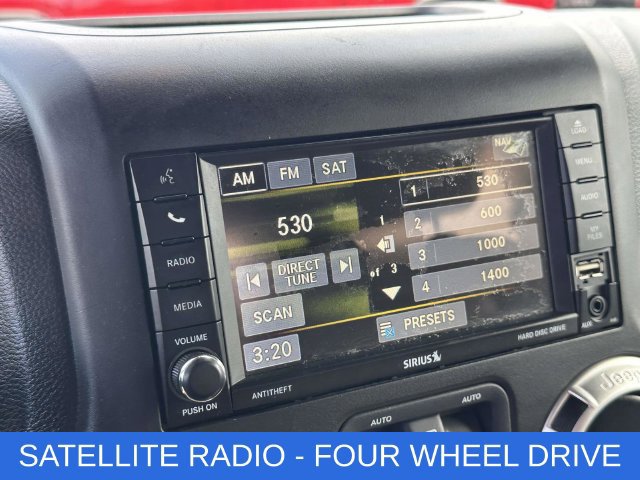Used 2017 Jeep Wrangler Sahara w/ Connectivity Group AWD/4WD image 3