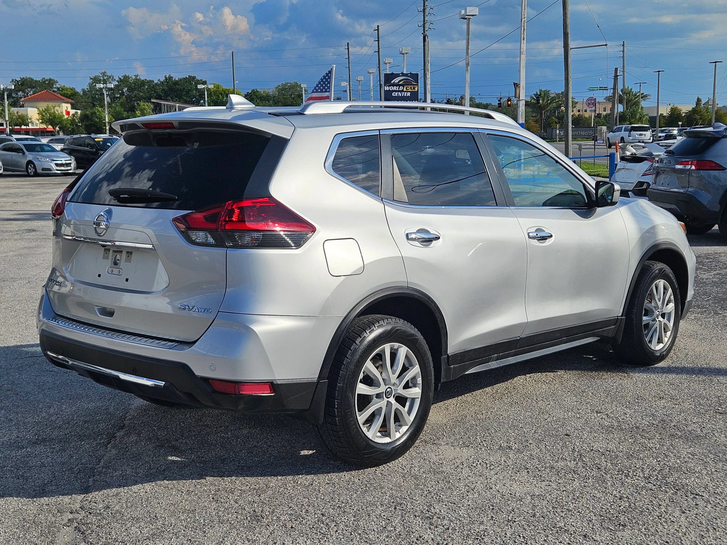 Used 2020 Nissan Rogue SV AWD/4WD image 7