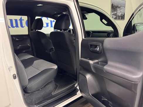 Used 2023 Toyota Tacoma TRD Off-Road AWD/4WD image 13