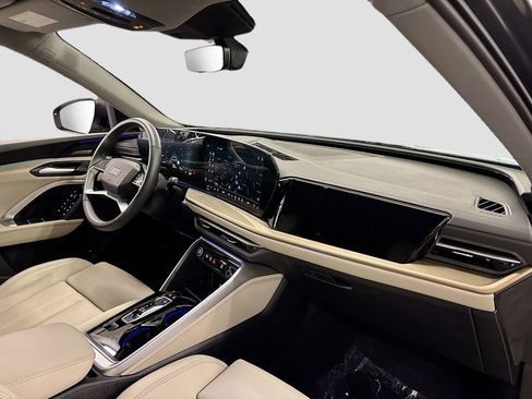 Used 2025 Audi Q5 Premium Plus w/ Premium Plus AWD/4WD image 14