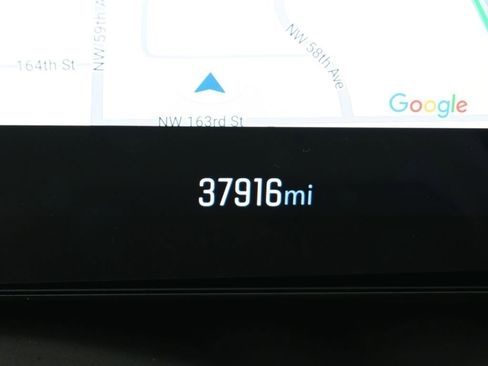 Used 2025 Chevrolet Tahoe LT image 17