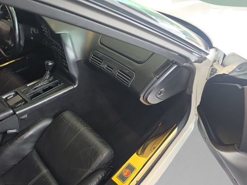 Used 1994 Chevrolet Corvette Convertible RWD image 18