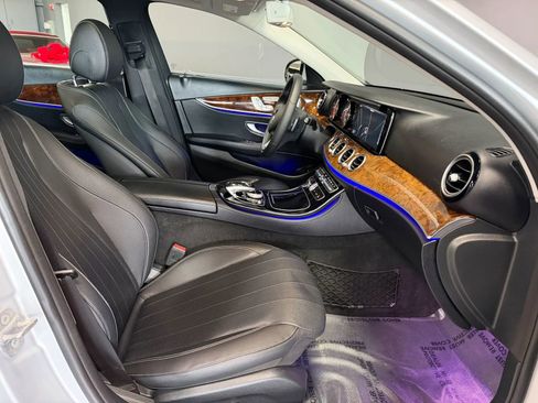 Used 2017 Mercedes-Benz E 300 4MATIC image 22