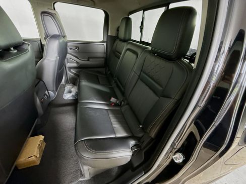 Used 2024 Nissan Frontier SL w/ Technology Package image 29