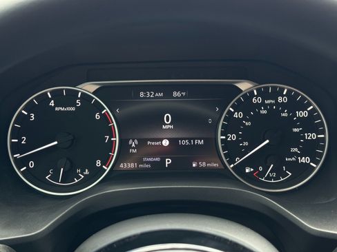 Used 2022 Nissan Rogue SV FWD image 17