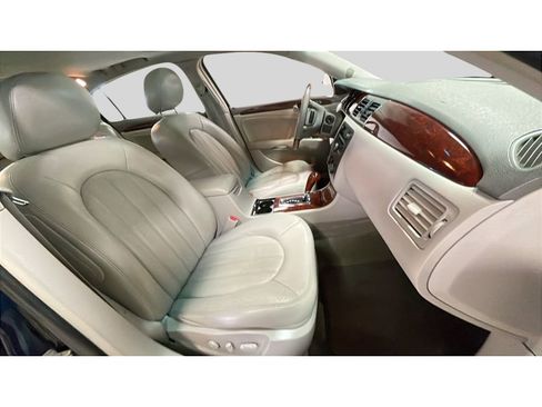 Used 2009 Buick Lucerne CXL image 17