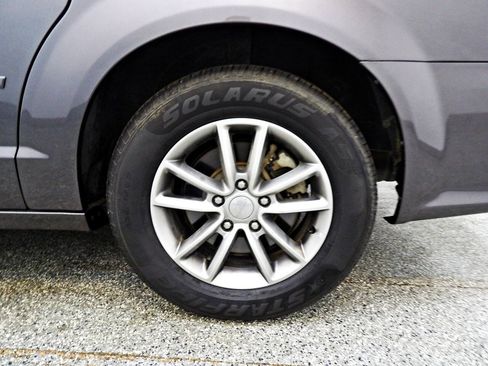 Used 2016 Dodge Grand Caravan SE FWD image 19
