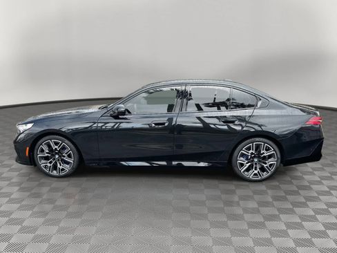 Certified 2026 BMW 530i xDrive w/ M Sport Package AWD/4WD image 10