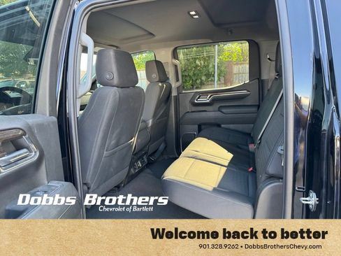Used 2023 Chevrolet Silverado 1500 LT AWD/4WD image 16