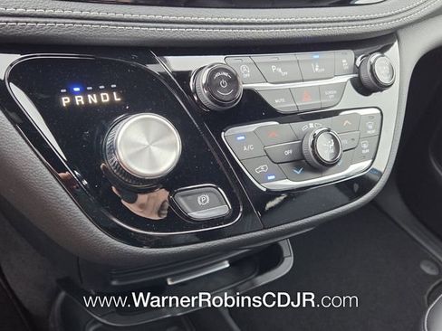 New 2026 Chrysler Pacifica Select image 23