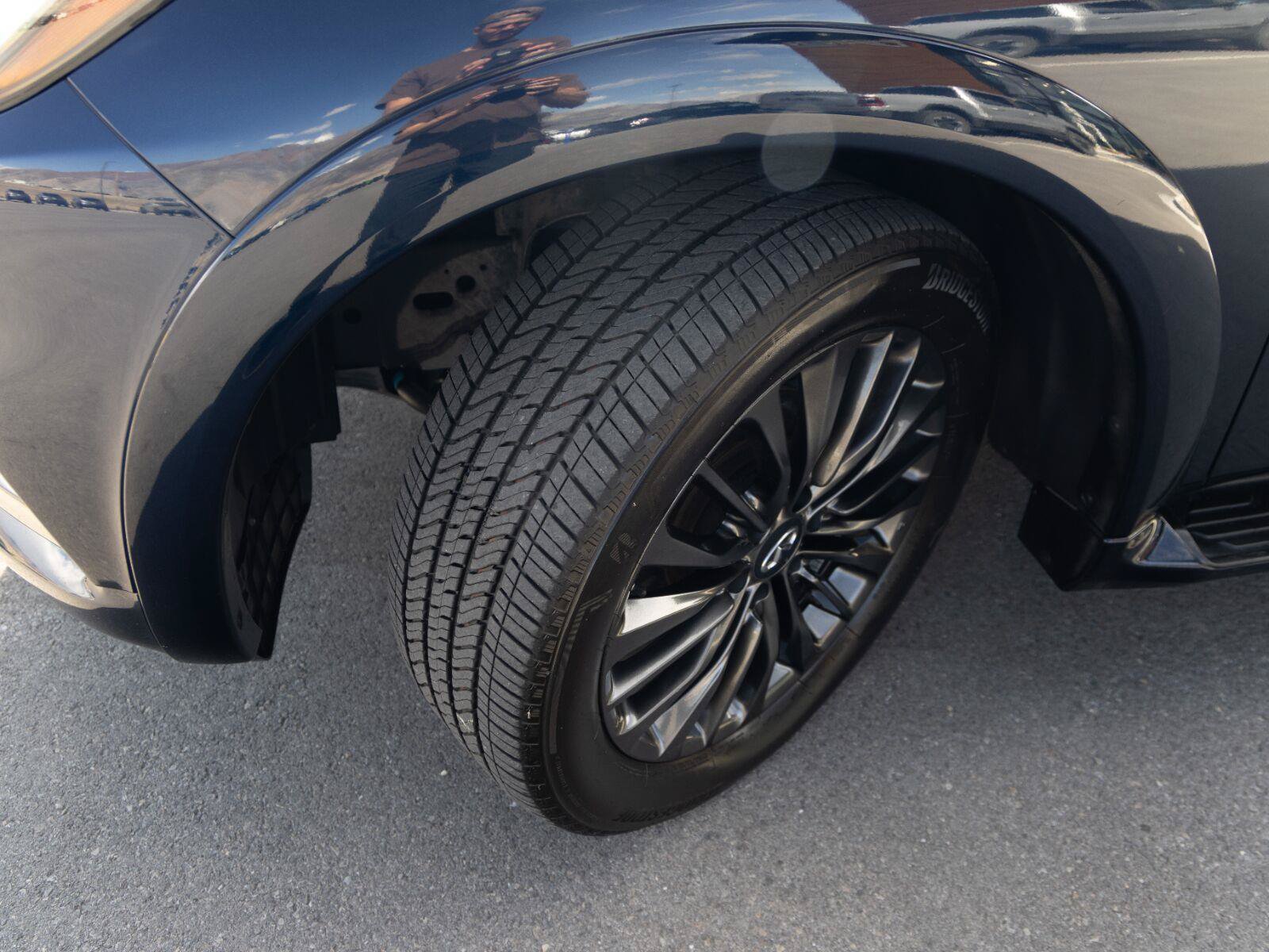 Used 2023 INFINITI QX80 Premium Select w/ Cargo Package AWD/4WD image 4