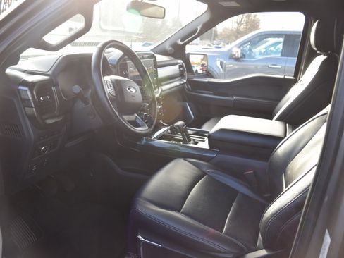 Used 2022 Ford F150 Lariat w/ Equipment Group 502A High image 9