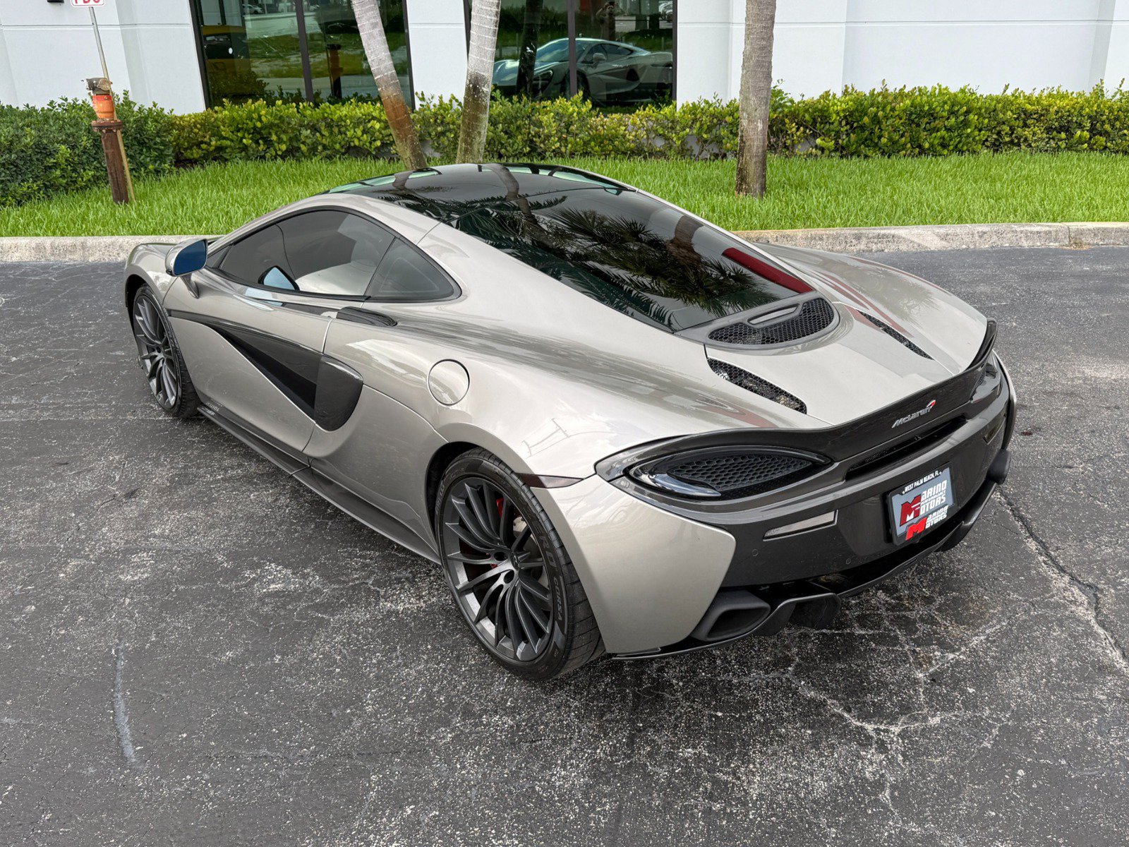 Used 2017 McLaren 570GT RWD image 15