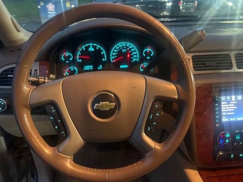 Used 2014 Chevrolet Tahoe LTZ image 30