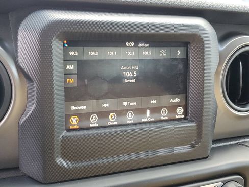 Used 2022 Jeep Wrangler Unlimited Sport AWD/4WD image 21