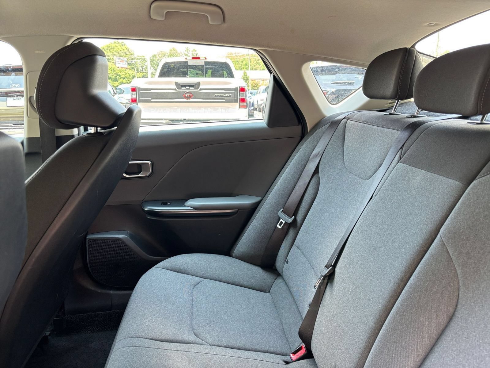 Used 2025 Kia K4 FWD image 41