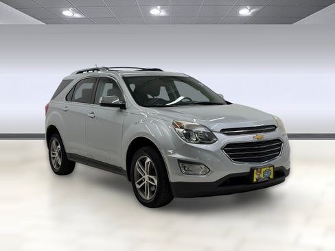 Used 2016 Chevrolet Equinox LTZ w/ Enhanced Convenience Package AWD/4WD image 6