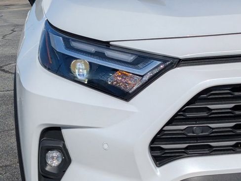 Used 2023 Toyota RAV4 XLE Premium image 10