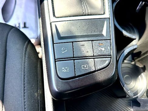 Used 2026 Kia Sportage LX FWD image 23