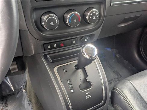 Used 2017 Jeep Patriot High Altitude AWD/4WD image 15