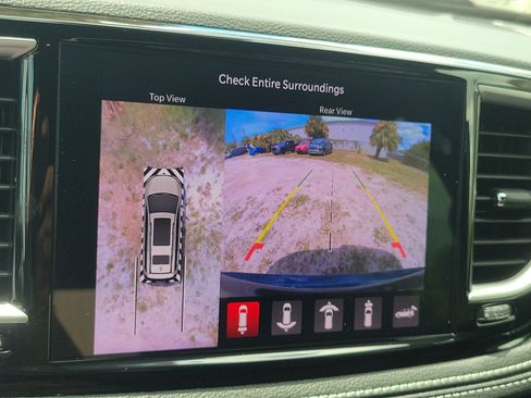 Used 2025 Chrysler Pacifica Select FWD image 22