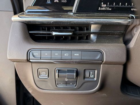 Used 2021 Cadillac Escalade Sport w/ LPO, ONYX Package AWD/4WD image 13