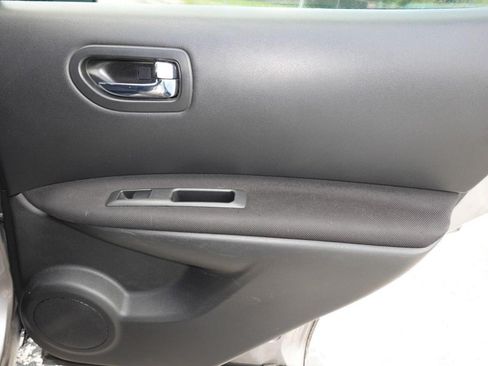 Used 2015 Nissan Rogue S w/ Convenience Package FWD image 25