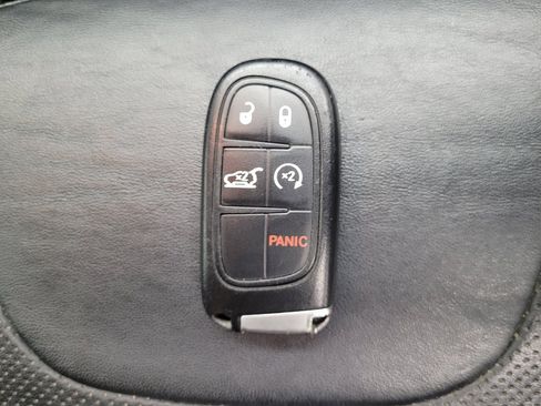 Used 2020 Jeep Cherokee Limited FWD image 32