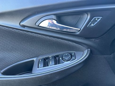 Used 2023 Chevrolet Malibu LT image 12