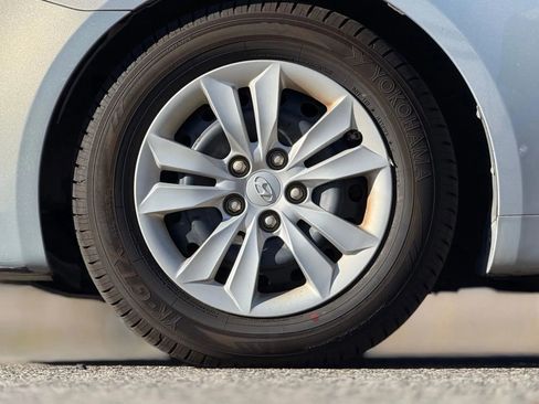 Used 2011 Hyundai Sonata GLS image 29