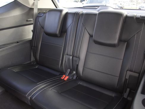 Used 2021 Volkswagen Atlas SE image 29