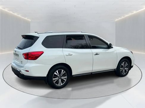 Used 2017 Nissan Pathfinder SL w/ SL Premium Package AWD/4WD image 4