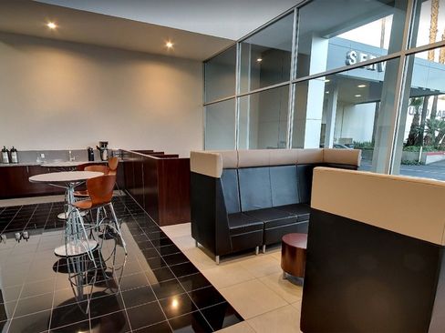 Used 2022 Chevrolet Bolt EUV LT w/ Convenience Package image 31