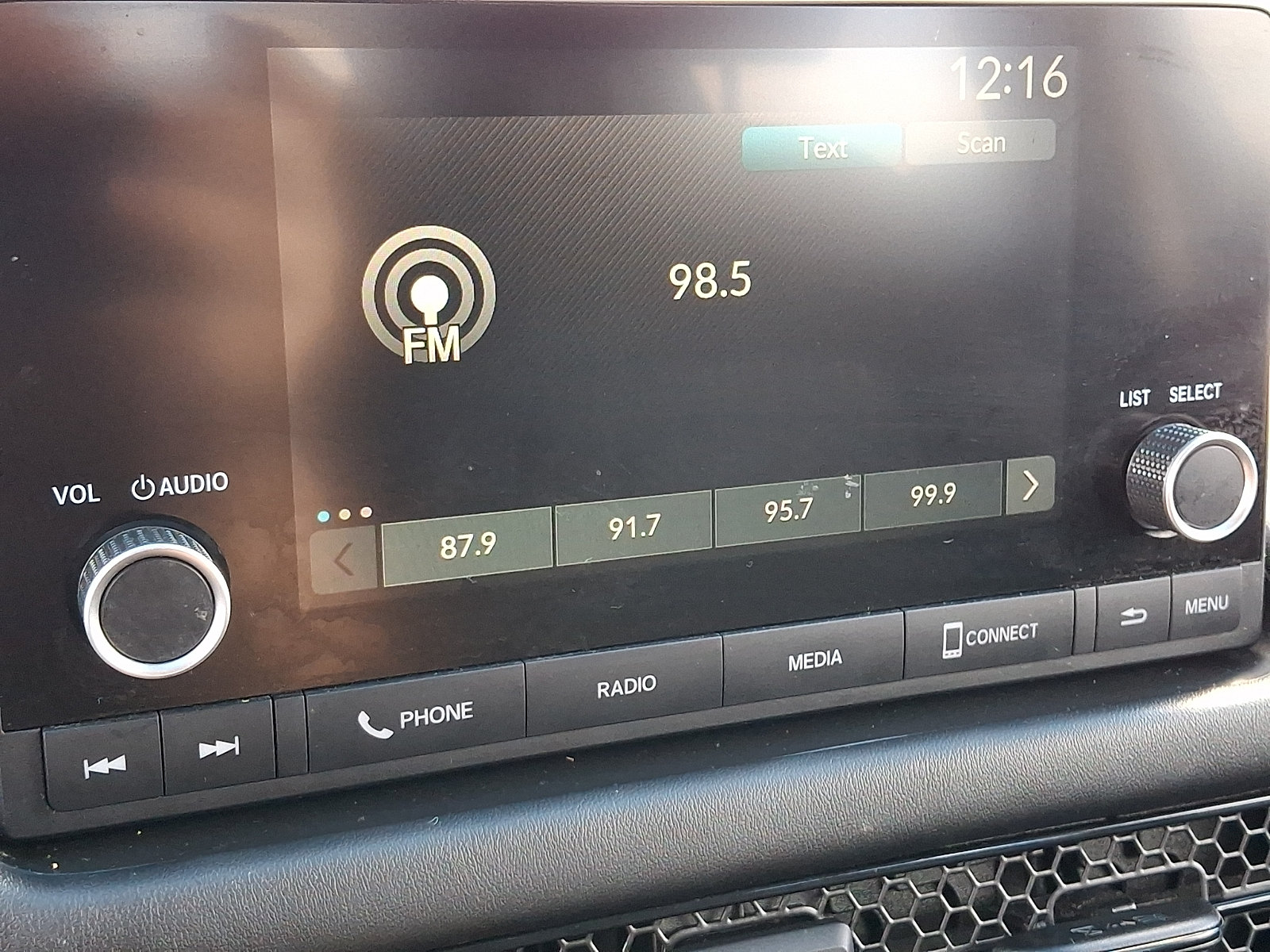 Used 2024 Honda HR-V LX image 17