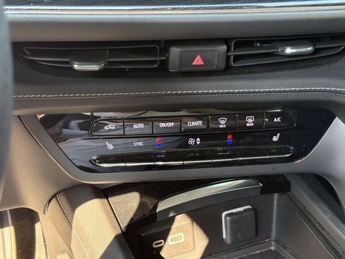 Used 2023 Buick Envision Preferred FWD image 10