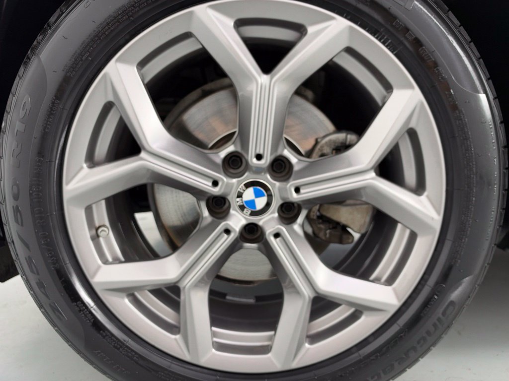 Used 2024 BMW X3 xDrive30i w/ Premium Package w/ZPA AWD/4WD image 9
